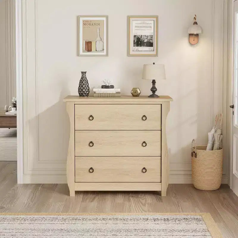Cassettiera a 3 cassetti Comò alto moderno Boho con gambe curve, dettagli in rattan e contenitore versatile per camera da letto, soggiorno, ingresso o balcone