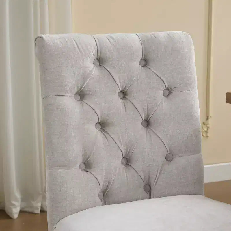 Sedia da pranzo imbottita in tessuto Maude Chenille con borchie decorative (Set di 2)