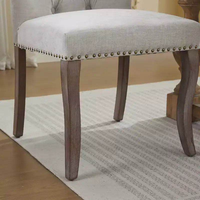 Sedia da pranzo imbottita in tessuto Maude Chenille con borchie decorative (Set di 2)